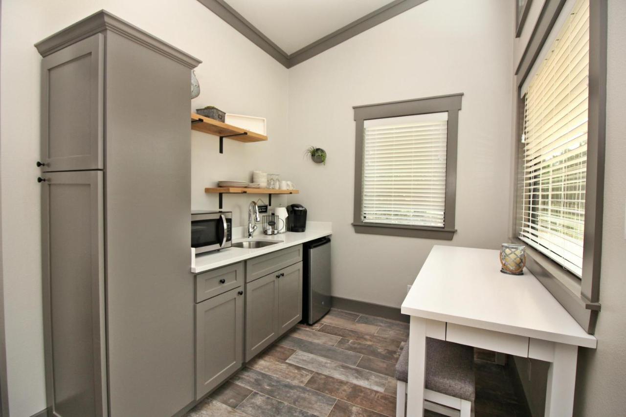 Green Acres Cottages - Dripping Springs Suite วิมเบอร์ลีย์ ภายนอก รูปภาพ